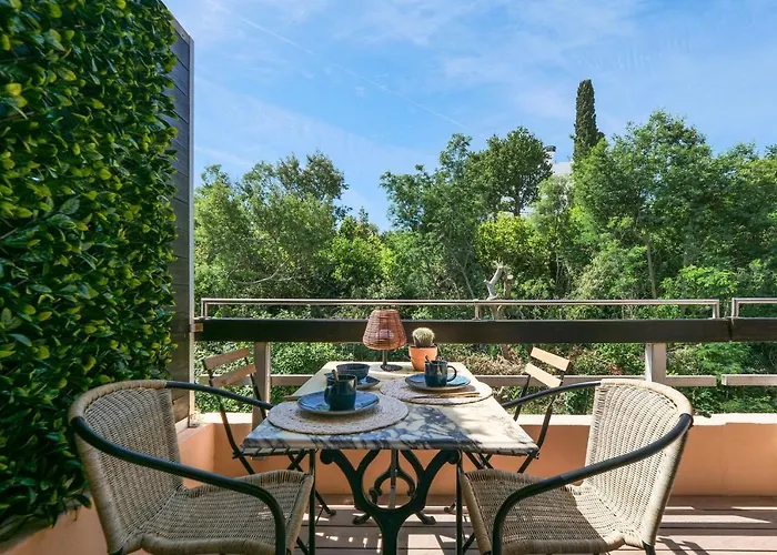 Private Rooftop St Tropez Apartment *